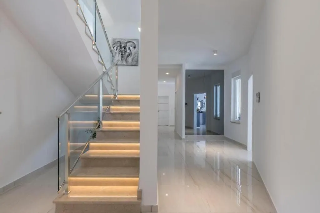 Apartment Cozy Exclusive Villa