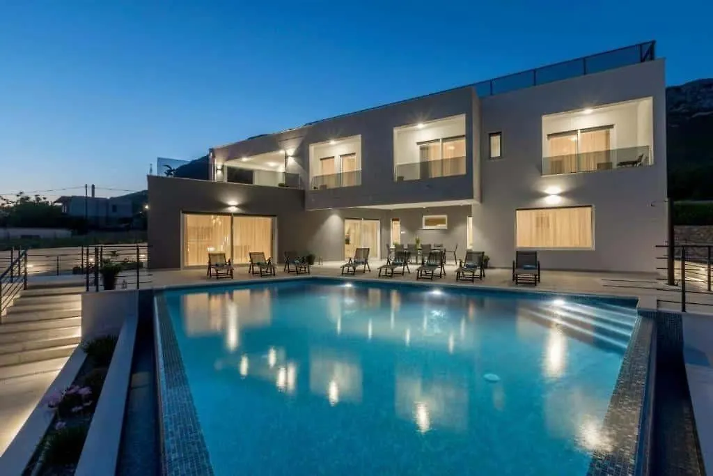 Cozy Exclusive Villa